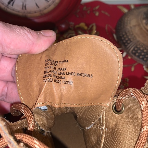 St John’s Bay Size 6.5 Medium.  Like new condition. - Picture 8 of 9